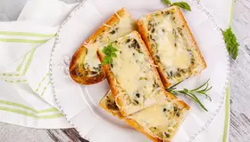 Chilli Cheese Garlic Bread (4 Pieces)